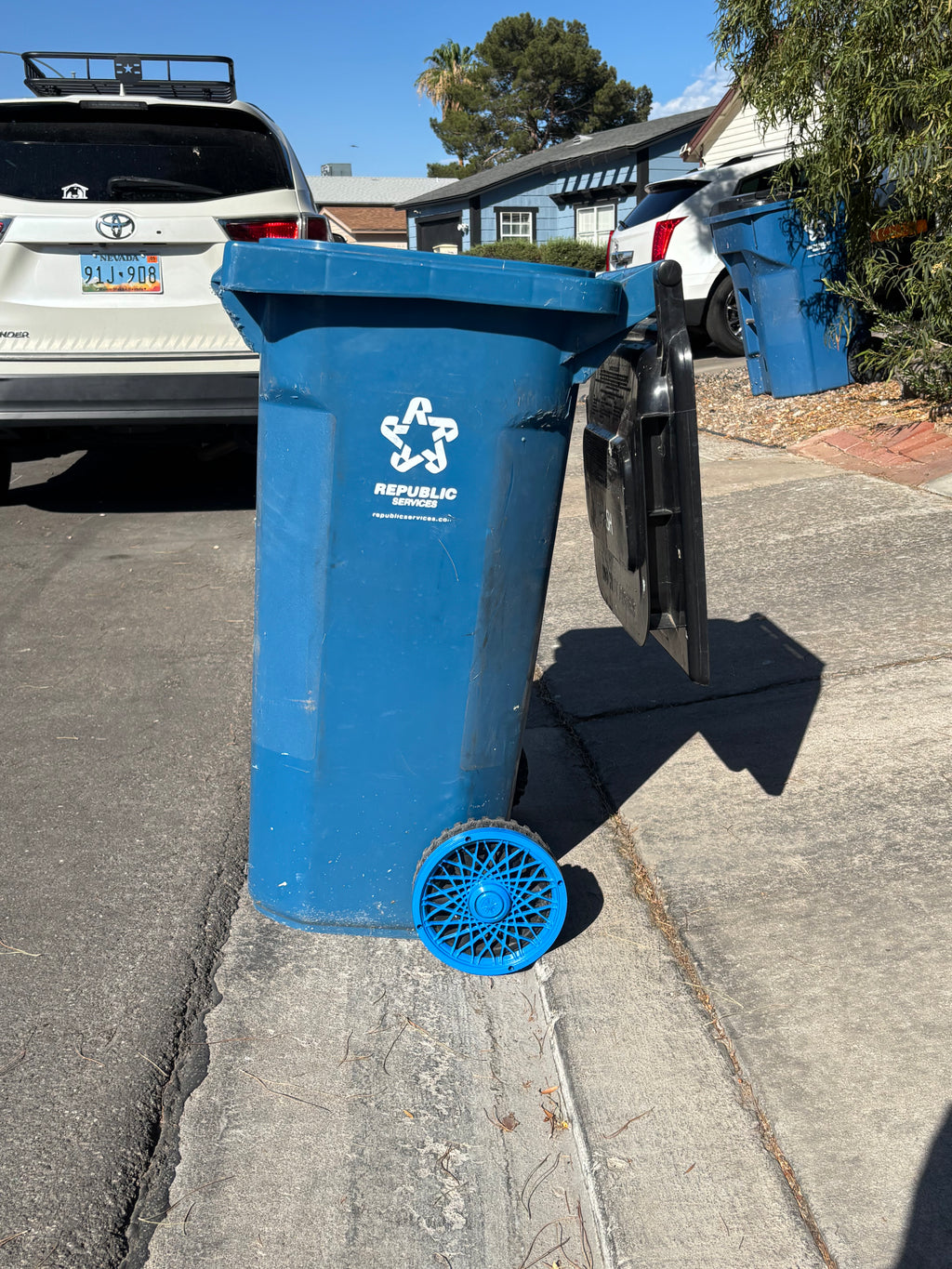 Boujee Bins Rims: Signature Blue Spoke Rims
