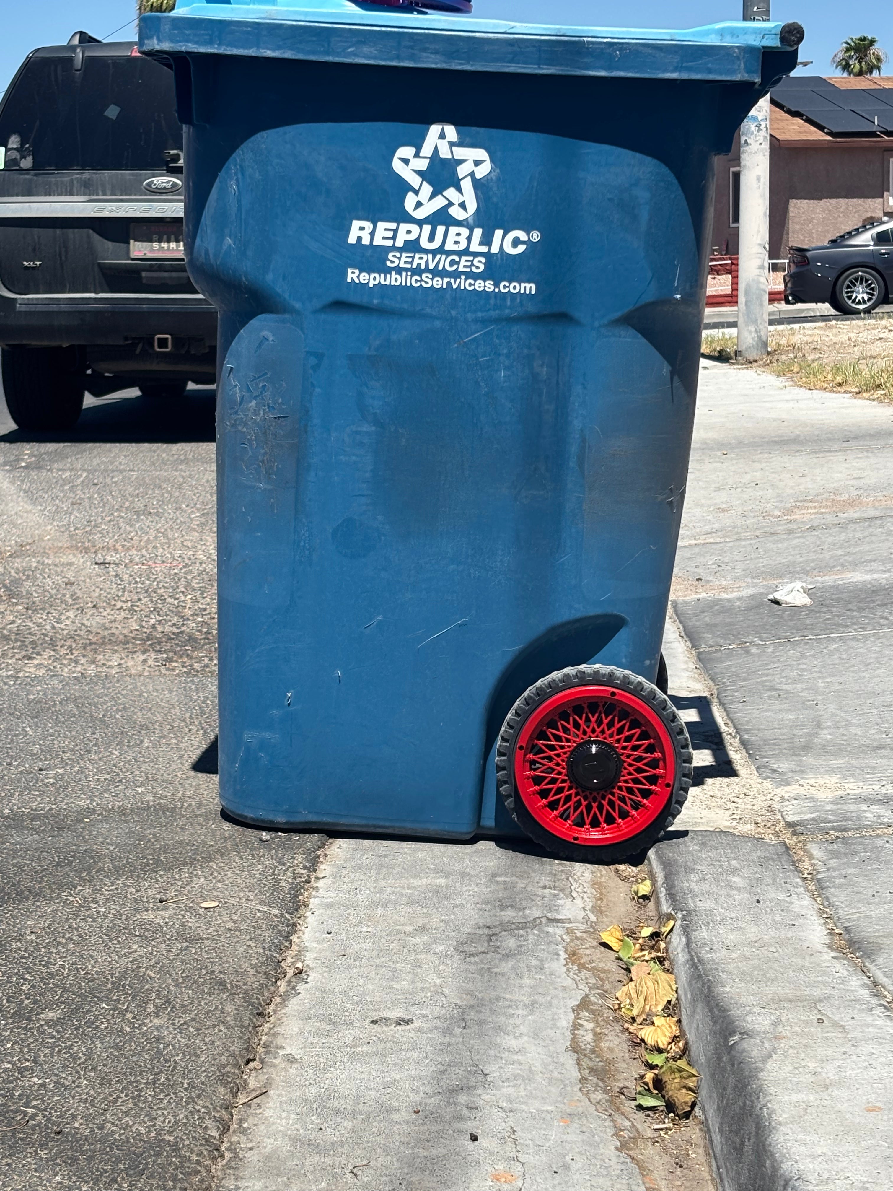 Red and Black Diamond Edition Home Care Waste & Recycling Bin, Outdoor Dustbin for Home Supplies Use